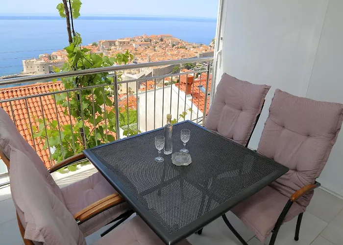 Exclusive Old Town And Sea View Apartments