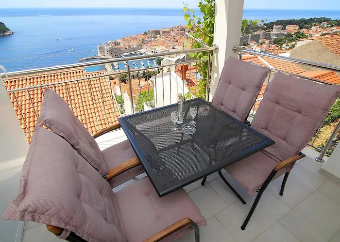 Exclusive Old Town And Sea View Apartments