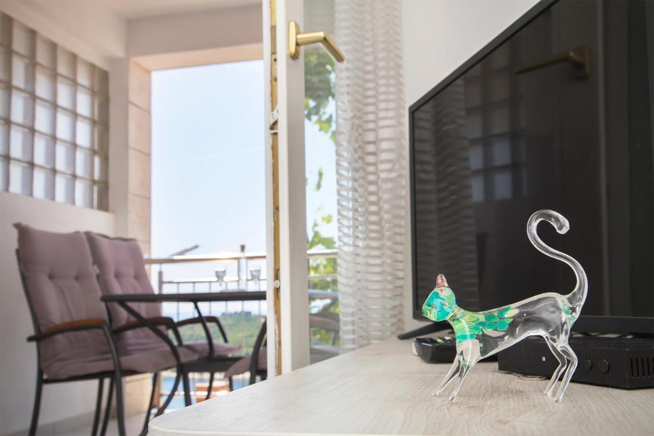 Exclusive Old Town And Sea View Apartment