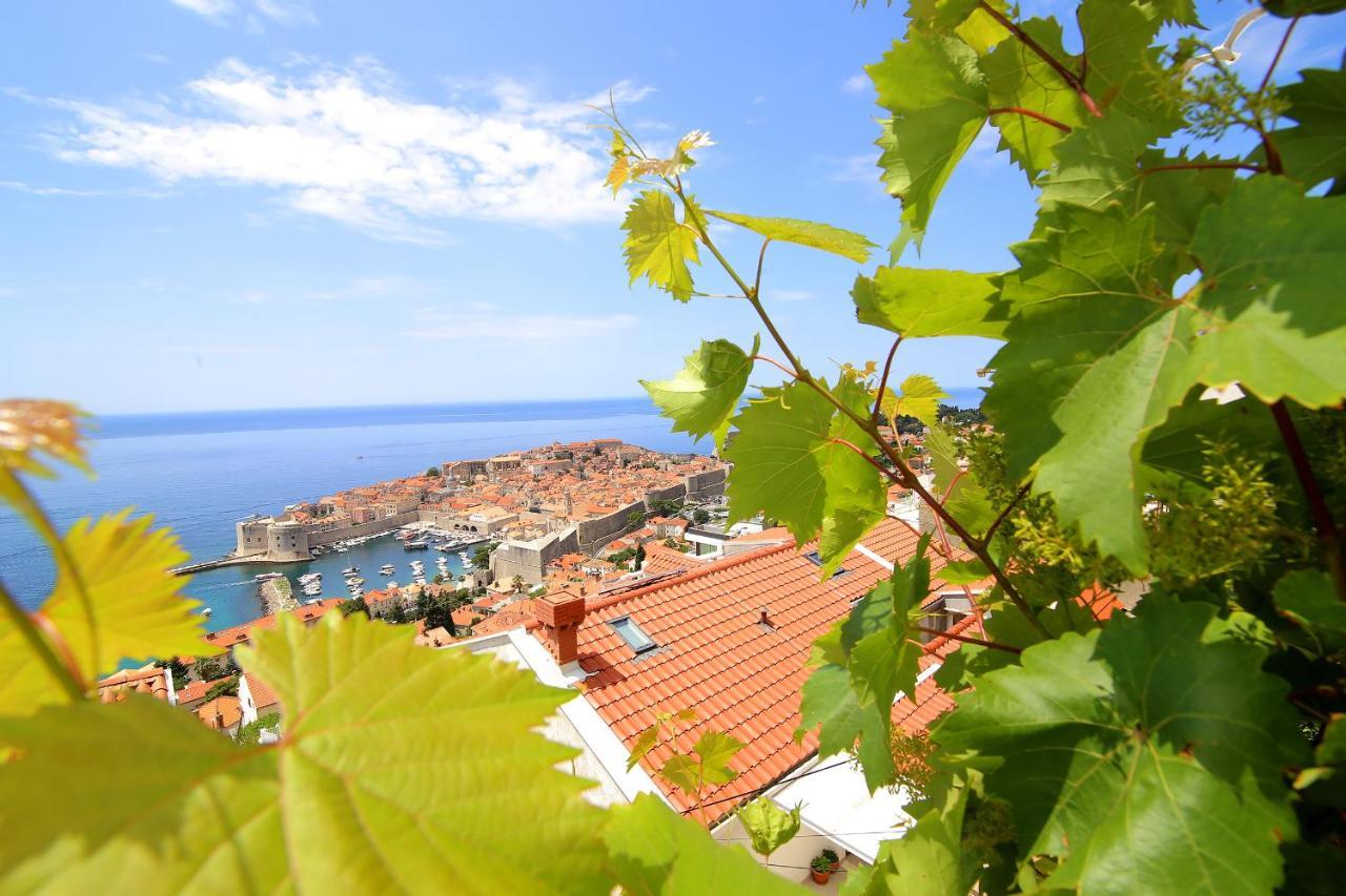 Exclusive Old Town And Sea View Apartment
