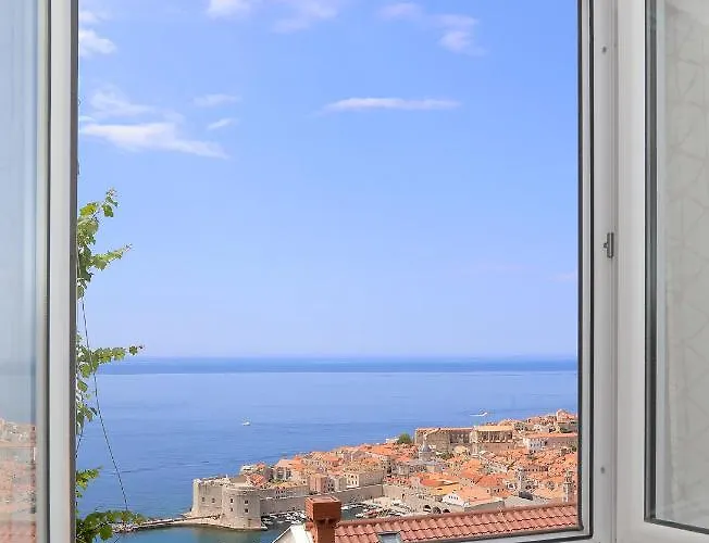 Exclusive Old Town And Sea View Apartments
